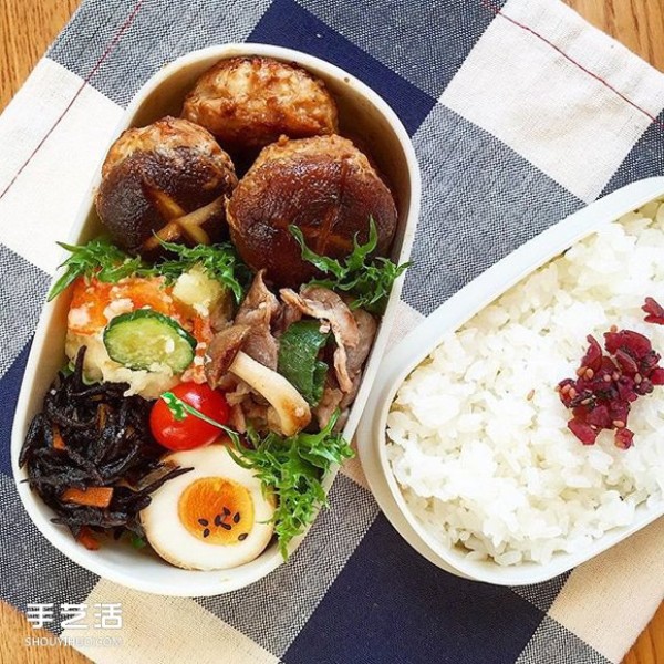 Make a heart-warming lunch for your loved ones with warm hand-made dishes