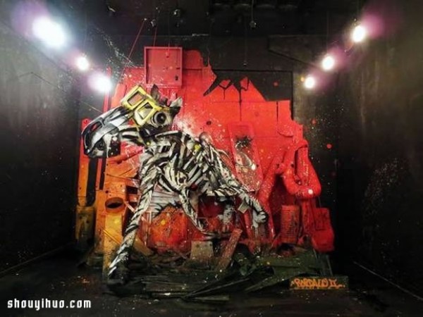 Use the waste and garbage on the street to DIY shocking graffiti art