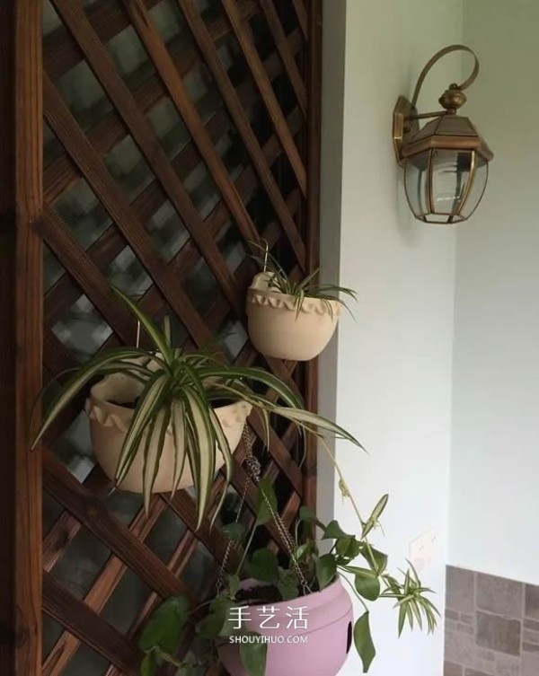 Pictures of flowers on a small balcony, beautiful and space-saving! 