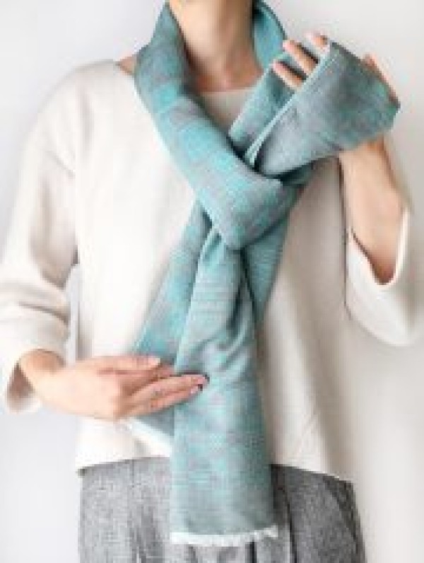 A comprehensive collection of various ways to tie a scarf, and 60 ways to tie a long scarf