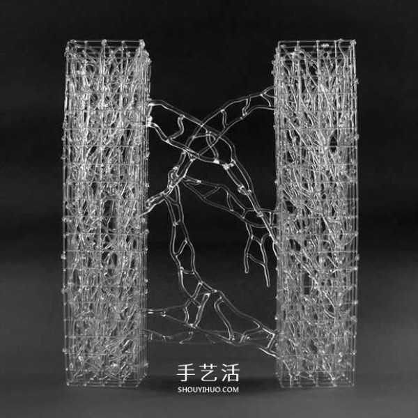 Eunsuh Chois elegant glass sculptures are like branches in winter frost