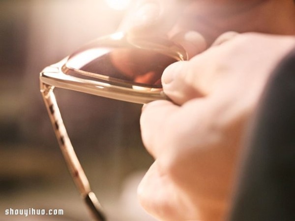 Burberry handmade glasses production process