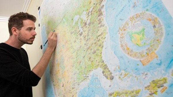 5 years! Anton Thomas draws giant colored pencil map