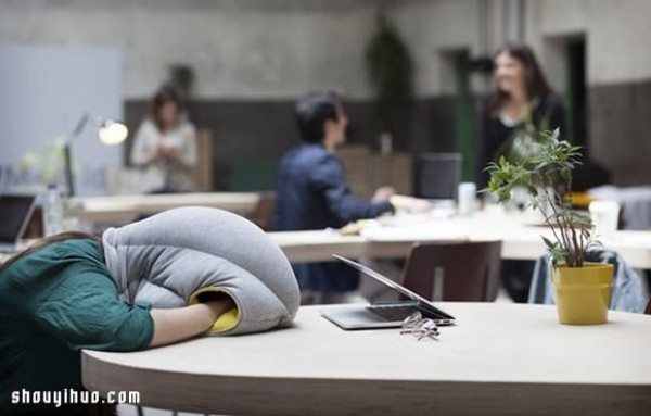 Headcover pillow designed for office workers who have a nap habit