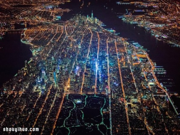 The breathtaking night view of New York captured in "GOTHAM 7.5K"