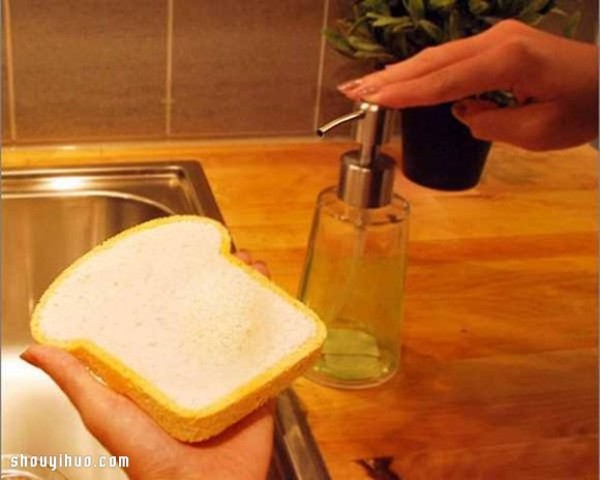 Cute toast dishwashing sponge made of natural cellulose fiber