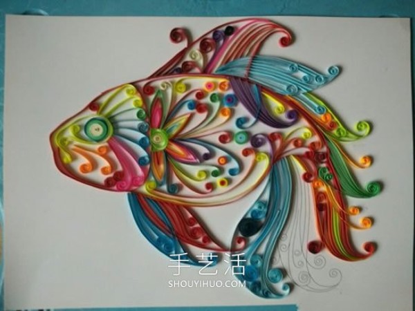 The tutorial of making paper-quilled angelfish is very beautiful