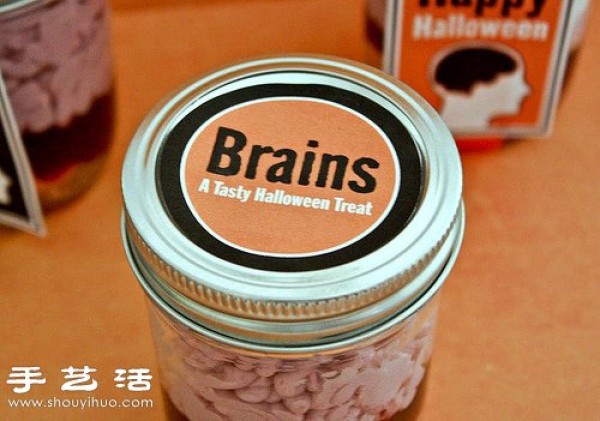 DIY Halloween special spoof "brain" cake