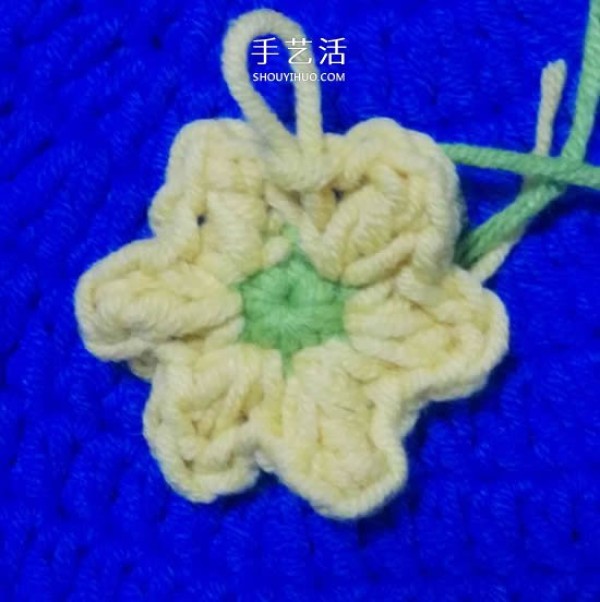 The weaving diagram of the beautiful primrose cushion will make you reluctant to use it! 