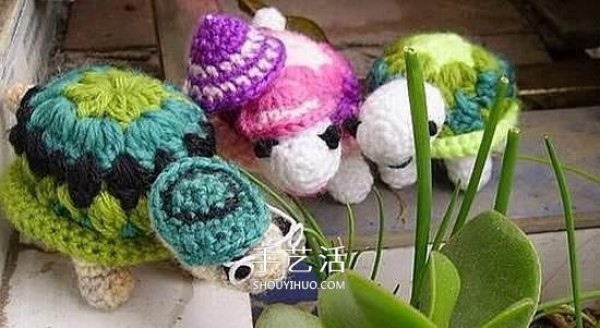 How to crochet a small turtle and how to knit a handmade turtle doll