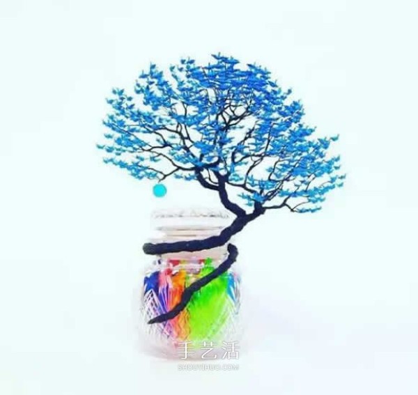 A great person to have fun with origami! Previous paper cranes make exquisite bonsai trees