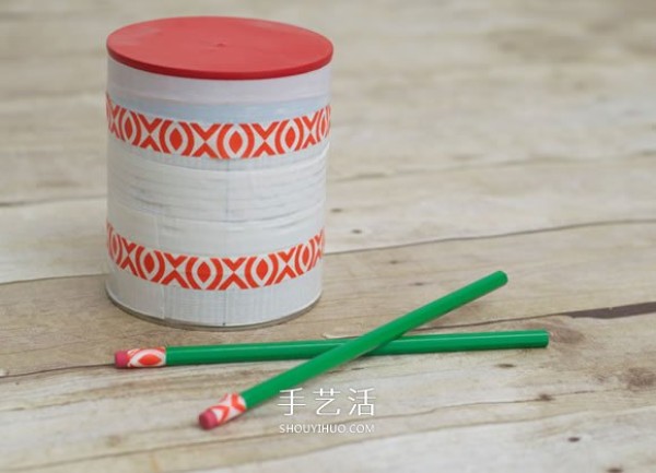 Tutorial on how to make toy drums from milk powder cans