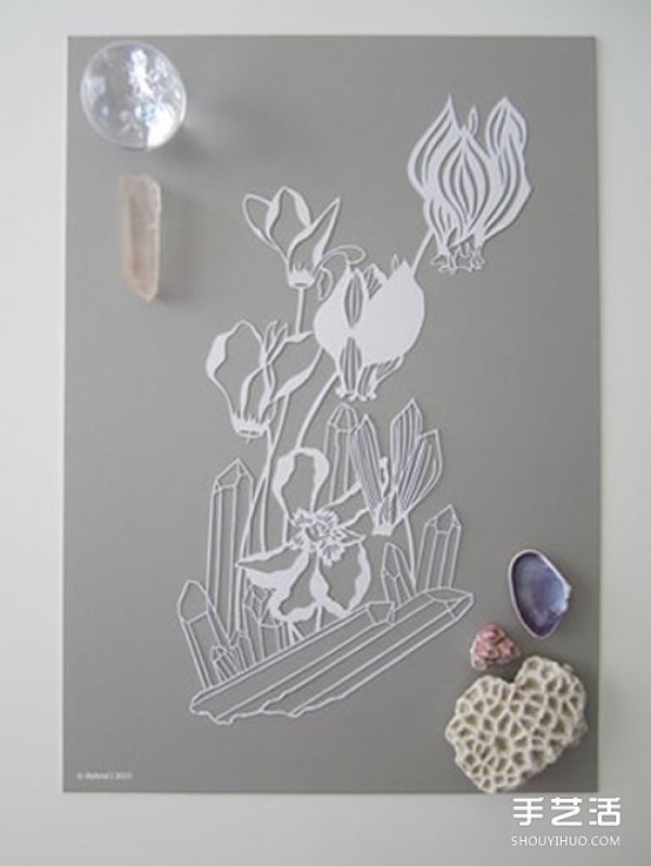 Flowers+Crystal=? The healing paper-cut art is so beautiful! 