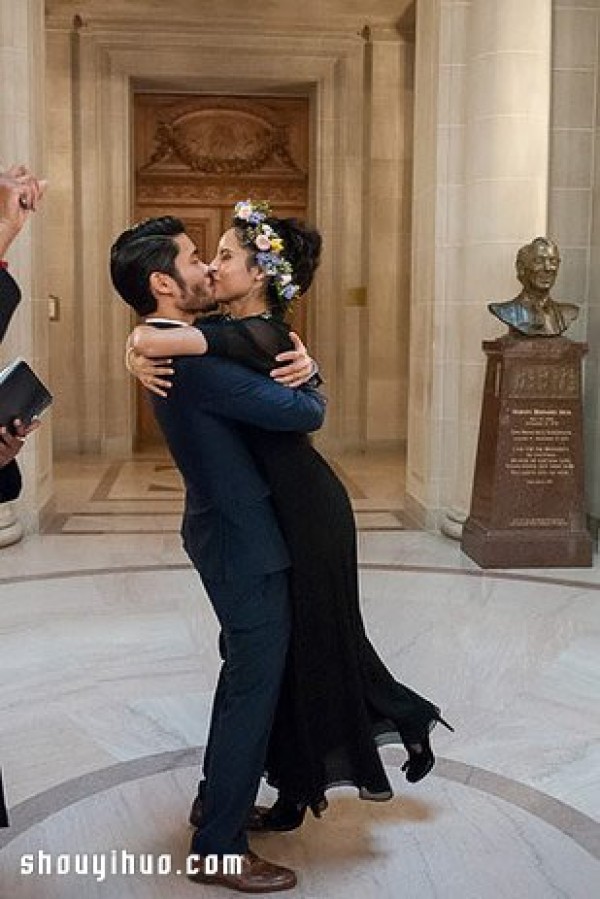 Who said it must be white, a sexy and elegant black wedding dress