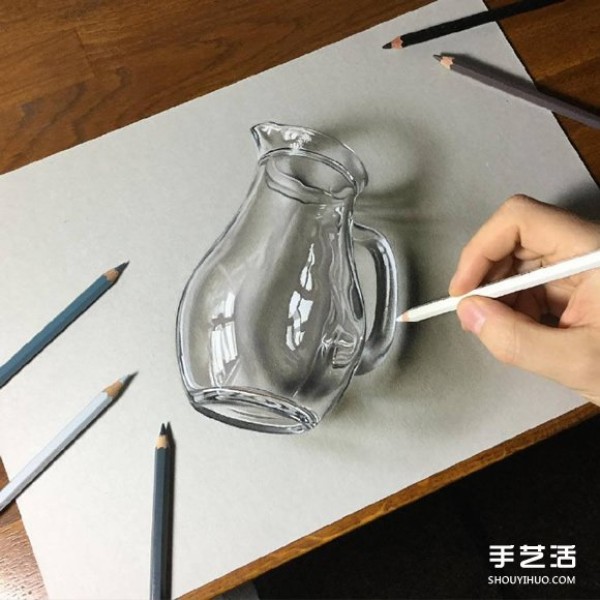 Hyper-realistic three-dimensional paintings are so realistic that people can