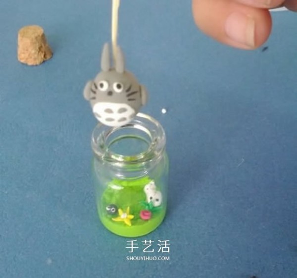 How to make your own clay cartoon bottle