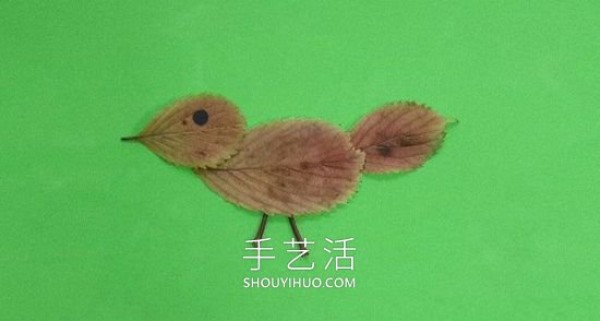 Picture tutorial on how to make sparrows with leaves