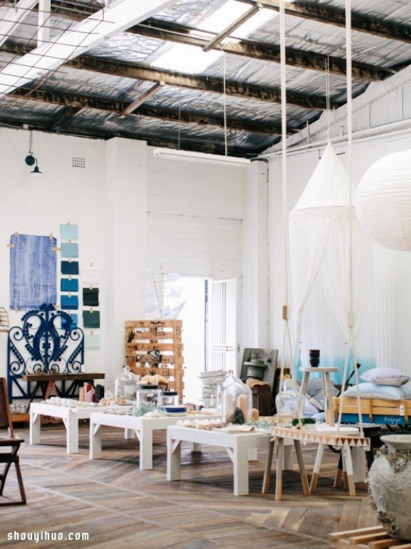 The warehouse was converted into a home store design that makes people forget to leave