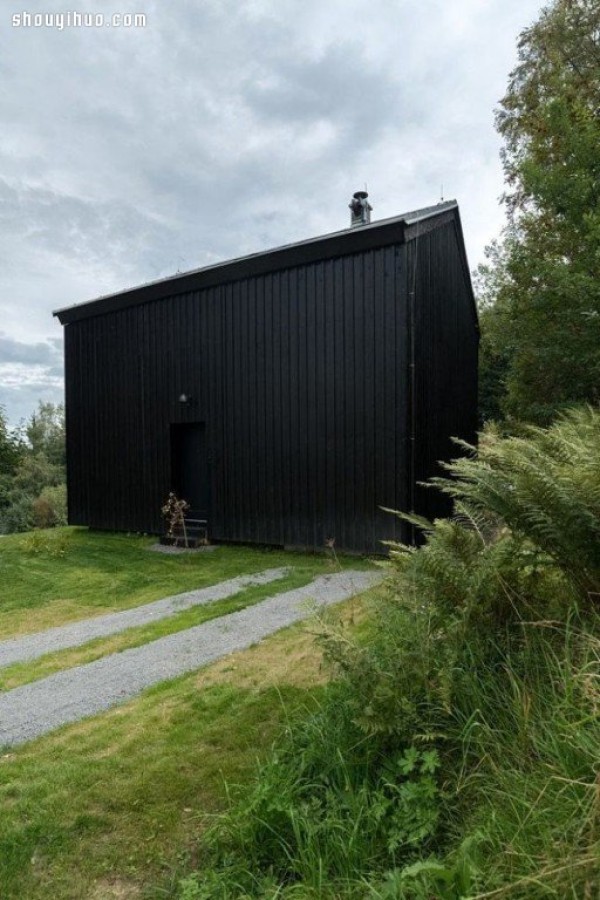 Barn renovation is also beautiful, low-key fashionable villa design in black and white