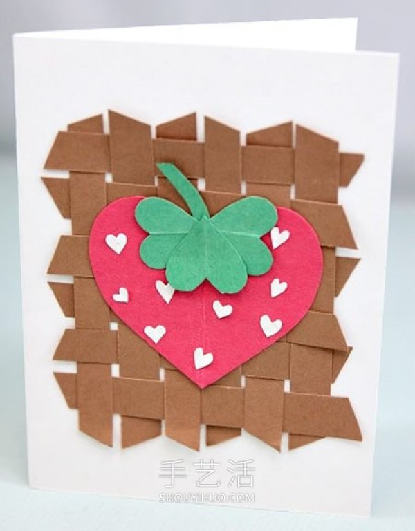 Tutorial on how to make hand-made strawberry sticker paintings in kindergarten