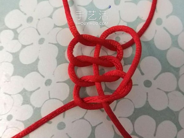 Illustrated tutorial on how to knit a Caijing knot bracelet including finishing touches