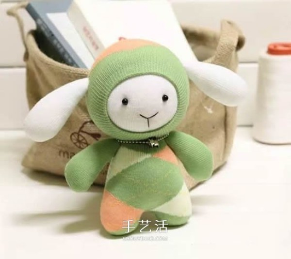 Pictures of super cute sock dolls and tutorials on how to make them