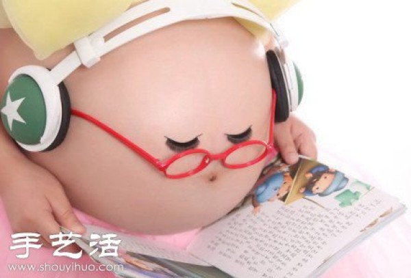 The photos of pregnant womens belly are full of childlike and creative photography