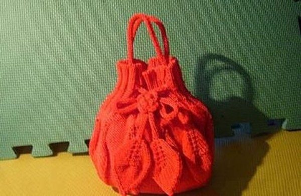 The weaving method of the leaf bag and the tutorial of the stick knitted leaf bag