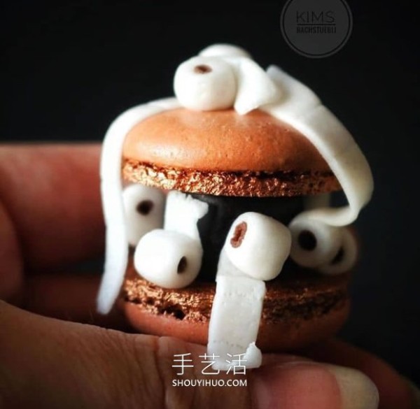 She transforms ordinary macarons into exquisite edible sculptures! 