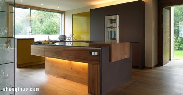 A kitchen that perfectly interprets the personality and soul of composite materials