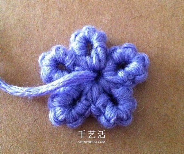 Hand-crocheted five-pointed star flower with two layers of two-color five-petal flowers