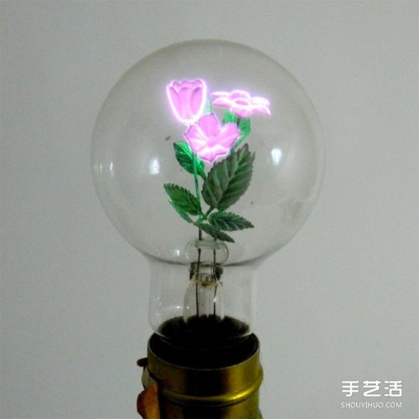 Power on makes flowers bloom! The beautiful luminous art of antique light bulbs