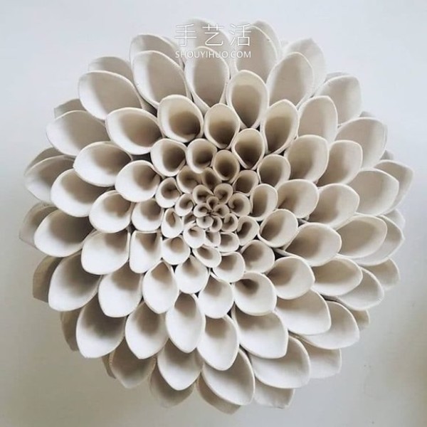 Exquisite handmade porcelain flowers! Looks like real beautiful flowers