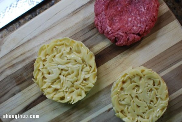 Homemade spaghetti burgers taste great! 