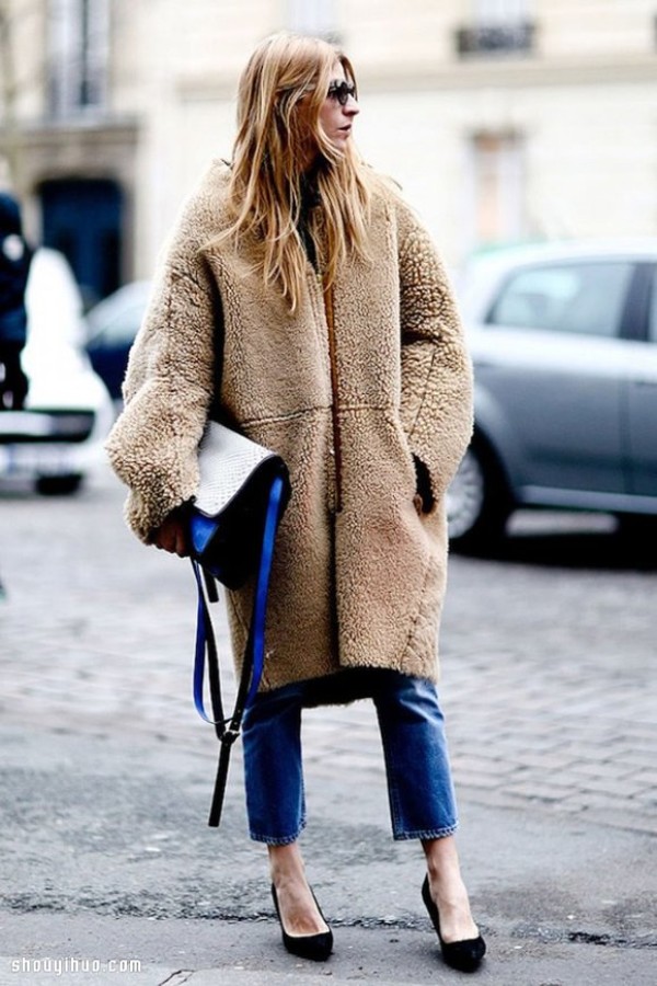 How to wear a luxurious warm imitation fur jacket with a slender and fashionable sense