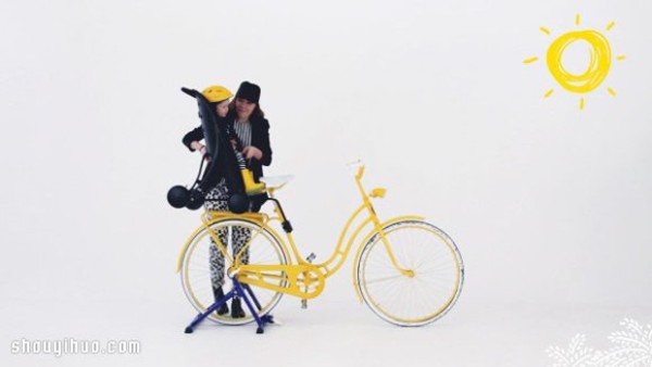 The P?hoj that combines the rear seat of a bicycle with a stroller.