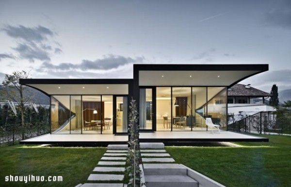 Italian villa design with extremely modernist aesthetics