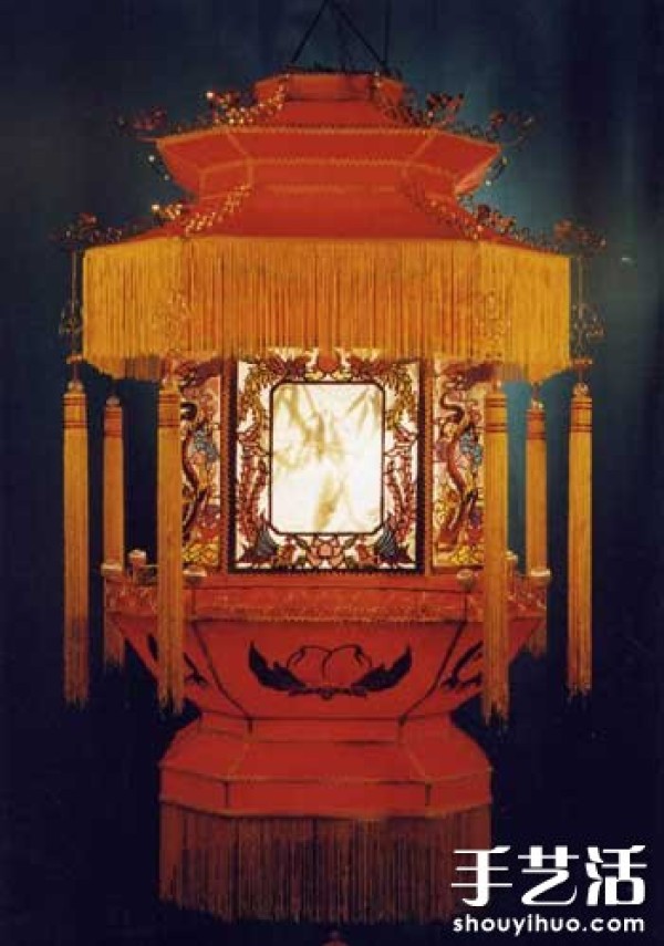 Appreciation of traditional lantern art works