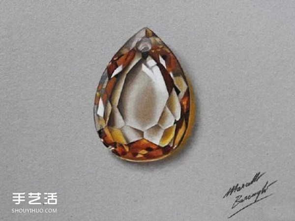 Draw three-dimensional colored pencils to draw real crystal jewelry