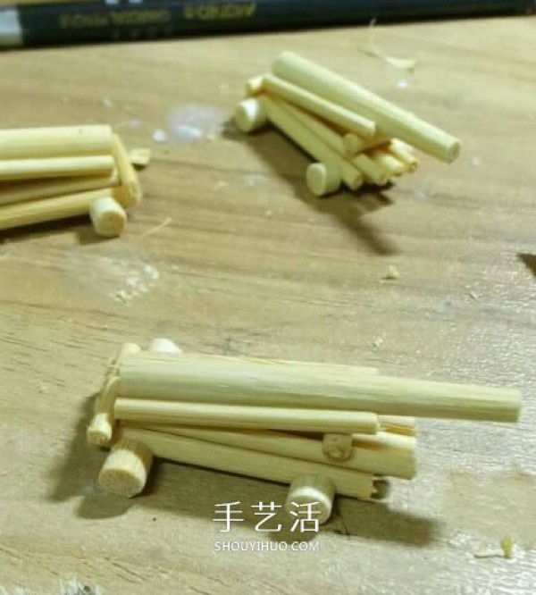 The ancient warship model is hand-made with disposable chopsticks