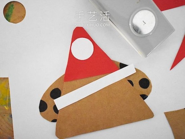 Tutorial on how to make a Christmas dog from cardboard