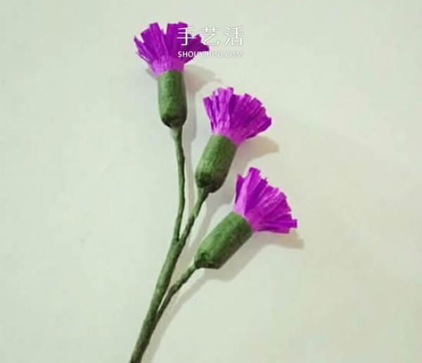 How to make Valentines Day forget-me-not flowers from crepe paper