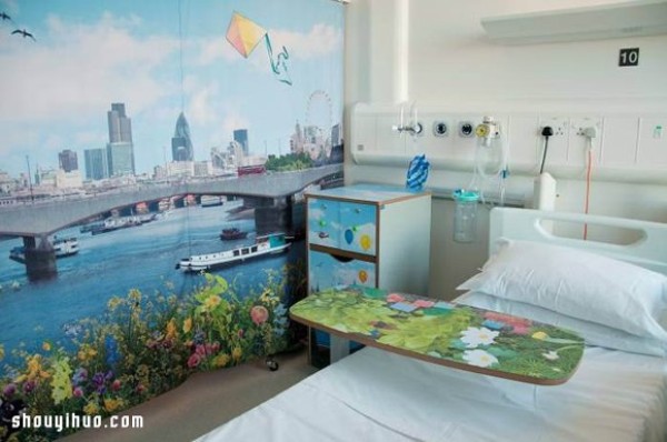 A beautiful childrens hospital decoration and layout design like an amusement park