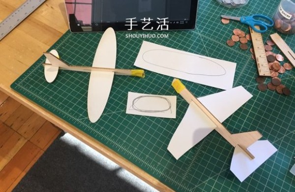 Illustration of how to make a homemade balsa wood glider