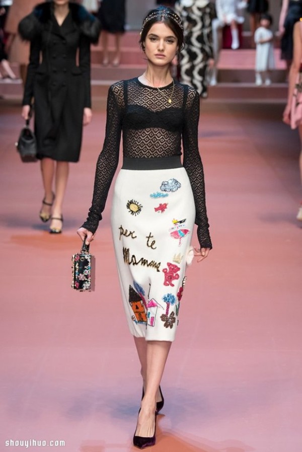 Dolce & Gabbana 2015 Autumn and Winter Fashion: An Ode to Mothers Love