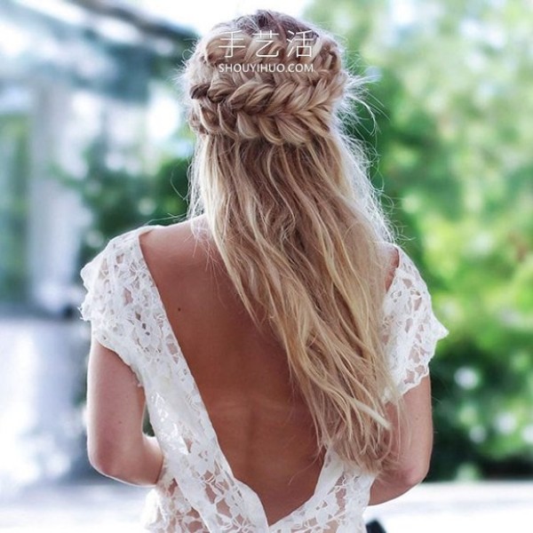 Swedish hairstylist DIYs beautiful braided hairstyles for summer