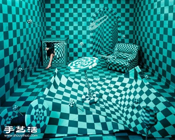 Photographic masterpieces taken by Korean artists in the same room