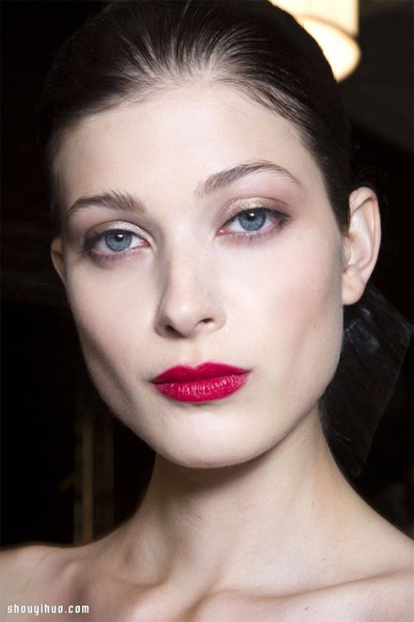 2015 is here! A sneak peek of 7 spring and summer makeup trends~