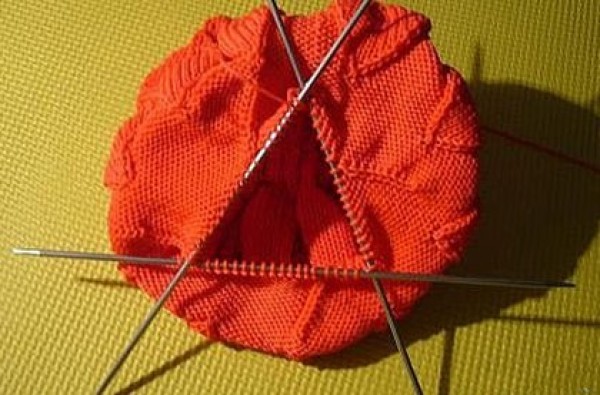 The weaving method of the leaf bag and the tutorial of the stick knitted leaf bag