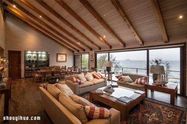 Decoration design of wooden house-style villa with invincible lake view in southern Chile